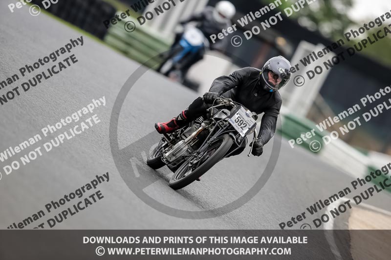 Vintage motorcycle club;eventdigitalimages;mallory park;mallory park trackday photographs;no limits trackdays;peter wileman photography;trackday digital images;trackday photos;vmcc festival 1000 bikes photographs